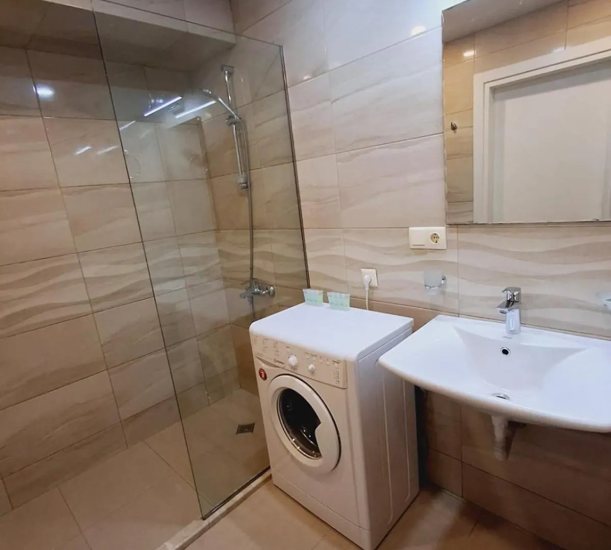 Beach Front Vibes Apartment Batumi