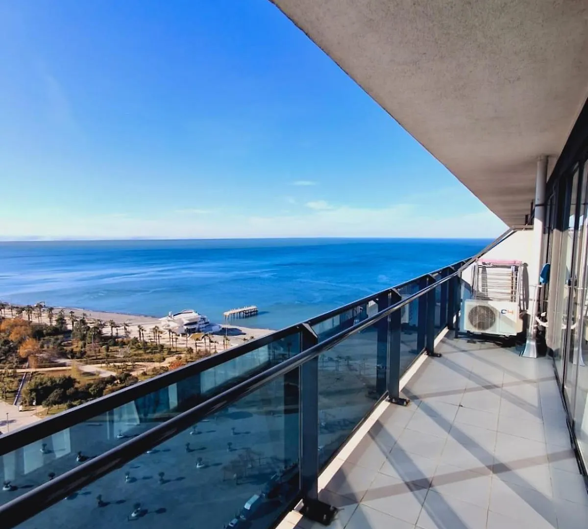 Beach Front Vibes Apartment Batumi